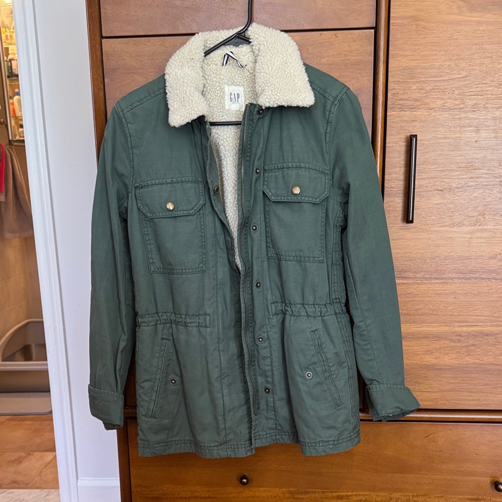 Gap Sherpa lined jacket size small